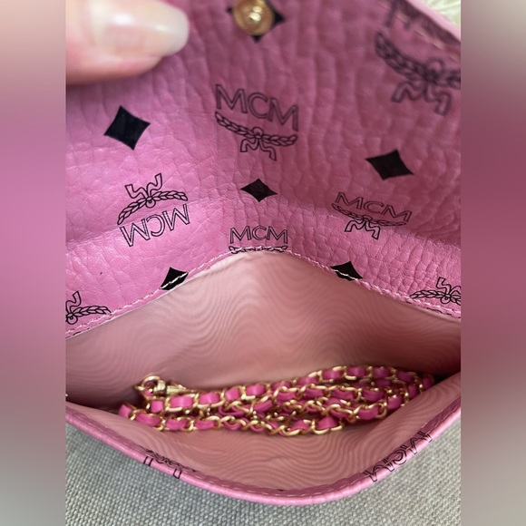MCM GWP VIP Envelope Clutch Pink w/unbranded Chain⭐️LiKE NEW⭐️💯AuThEnTiC - Picture 11 of 13